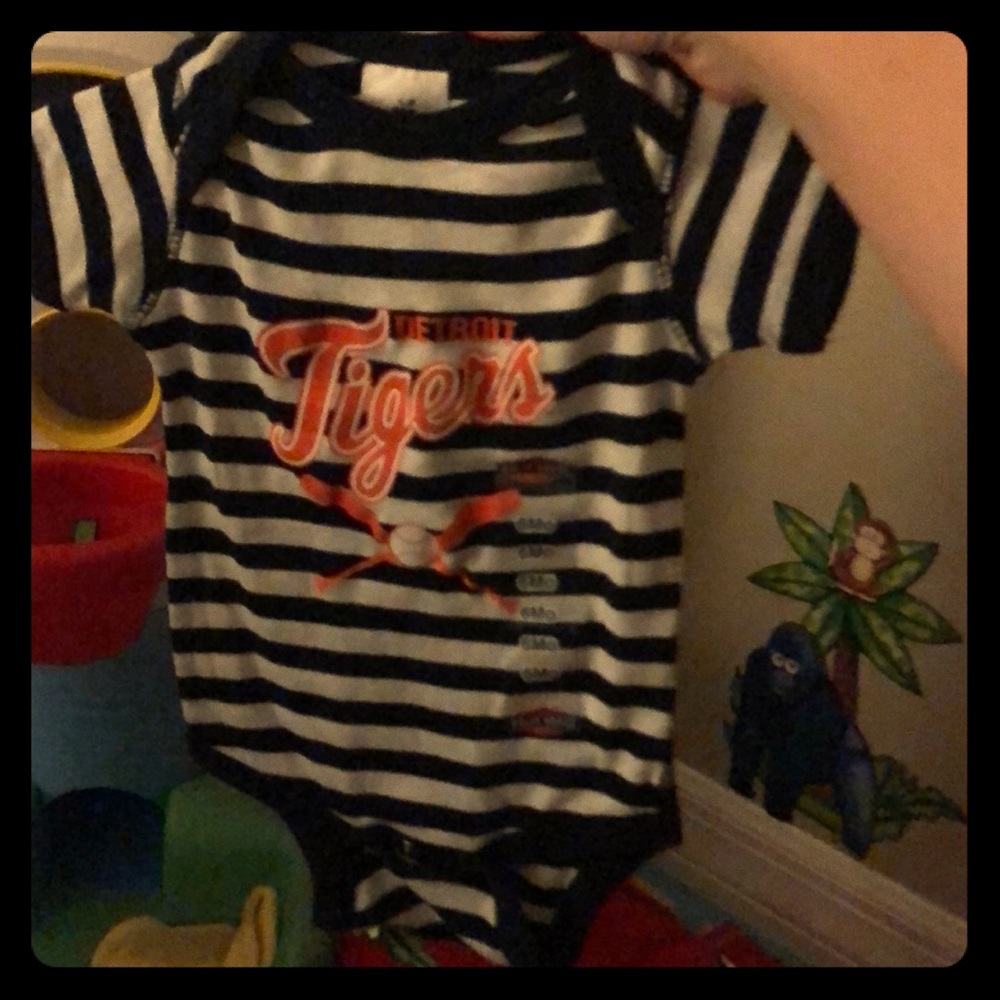 Detroit tigers onesie. 6 months